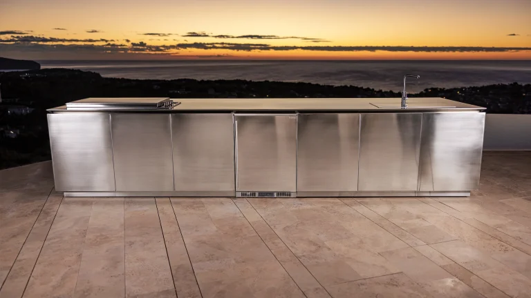 cocina exterior con barbacoa